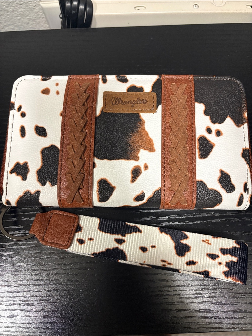 Wrangler Cowhide Print Wristlet Phone Case in Brown & White